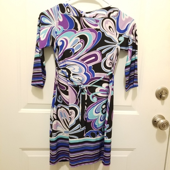 Dress. Size 8 - Picture 5 of 5